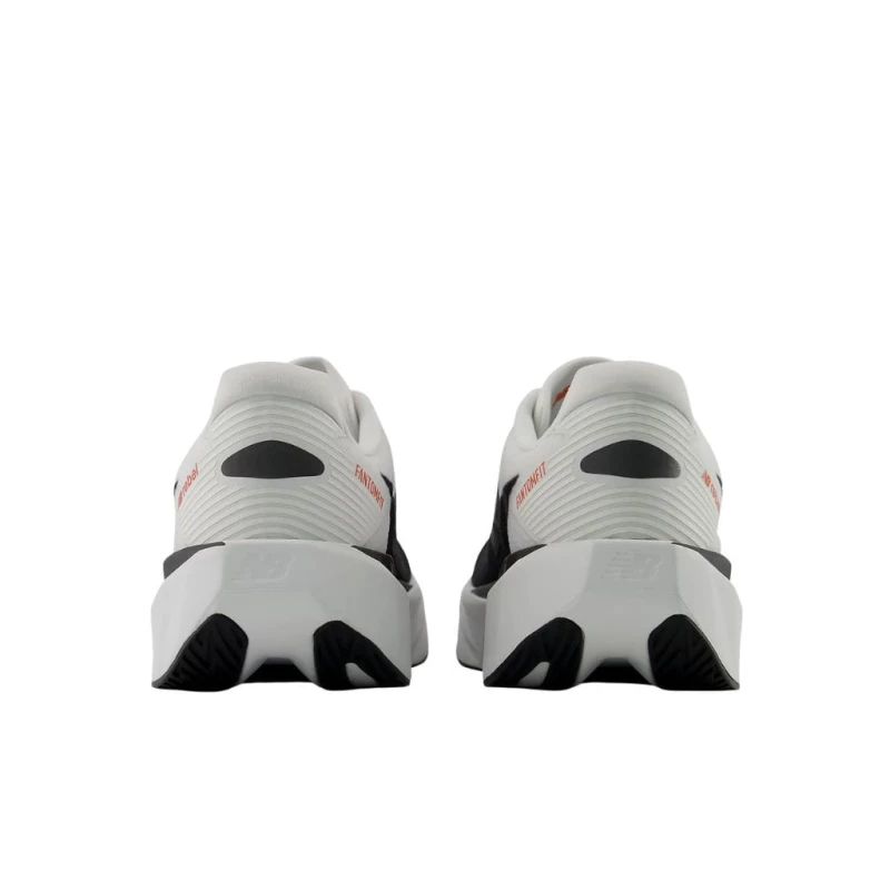 Buty biegowe męskie New Balance FuelCell Rebel v5 white/neo flame