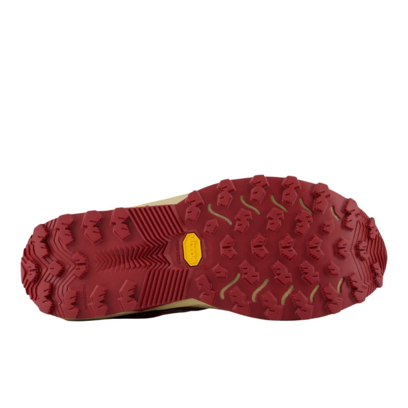 Buty biegowe męskie New Balance FuelCell Rebel Trail maple/neo flame