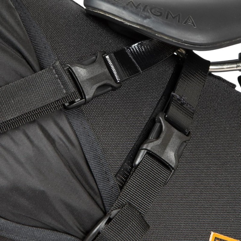 Torba podsiodłowa Restrap Saddle Bag 18L czarny/pomarańczowy