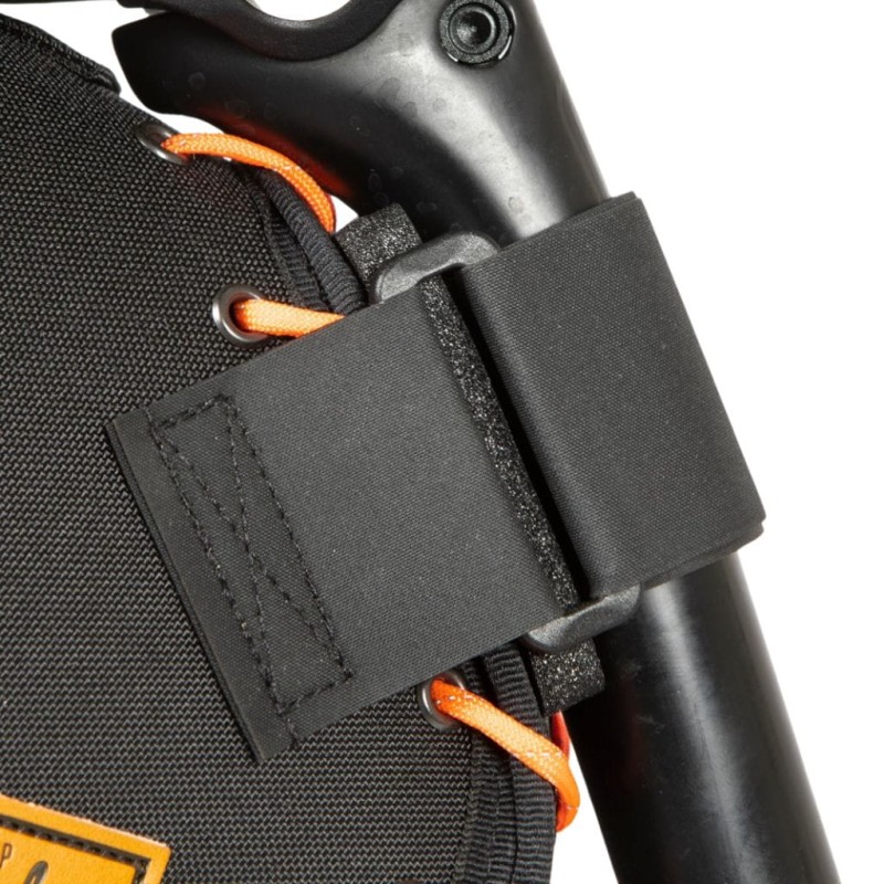 Torba podsiodłowa Restrap Saddle Bag 18L czarny/pomarańczowy
