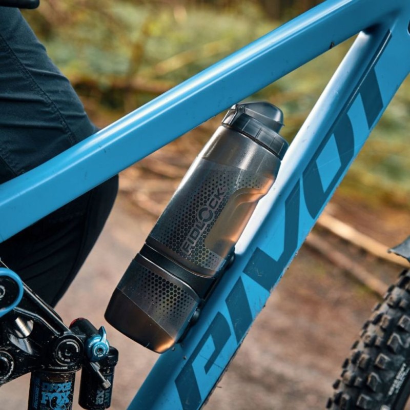 Bidon rowerowy FIDLOCK Twist 800 grey + bike base