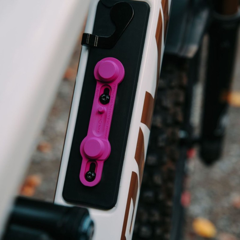 Baza do bidonu FIDLOCK Twist Bike Base magenta