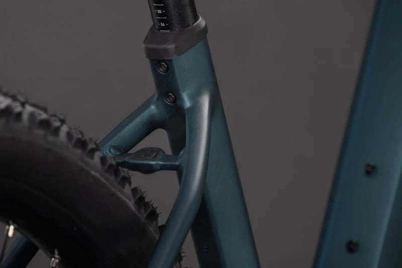 Rower elektryczny Cube Reaction Hybrid ONE 800 royalgreen´n´prism 2026